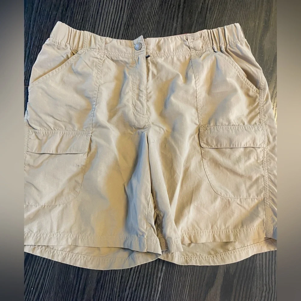 🍍L.L.BEAN SHORTS🍍POCKETS🍍8” inseam 🍍SIZE 14🍍O-1